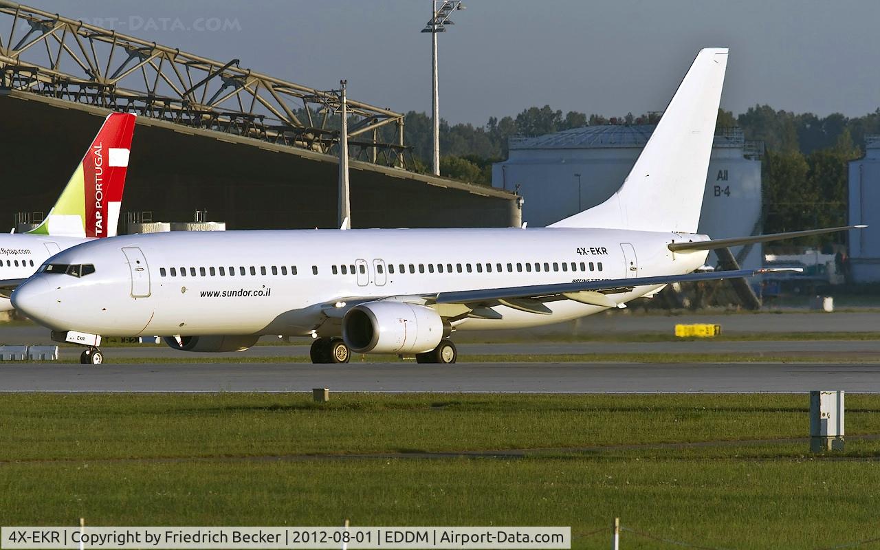 4X-EKR, 2000 Boeing 737-804 C/N 30466, line up for departure