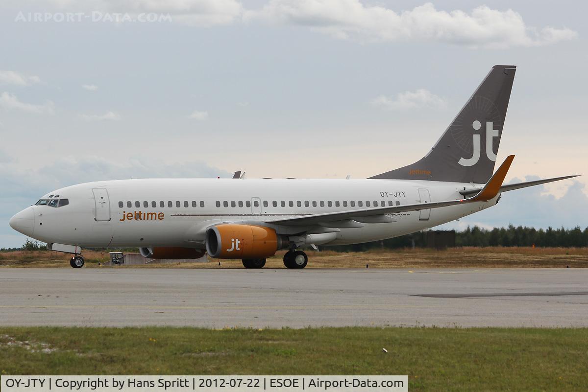 OY-JTY, 2001 Boeing 737-7Q8 C/N 30727, Just arrivel from Chania as JTG748