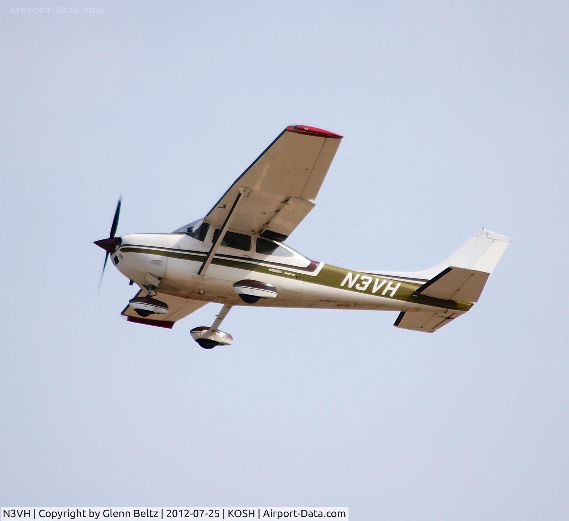 N3VH, 1975 Cessna 182P Skylane C/N 18264383, Departing EAA Airventure/Oshkosh on 25 July 2012.