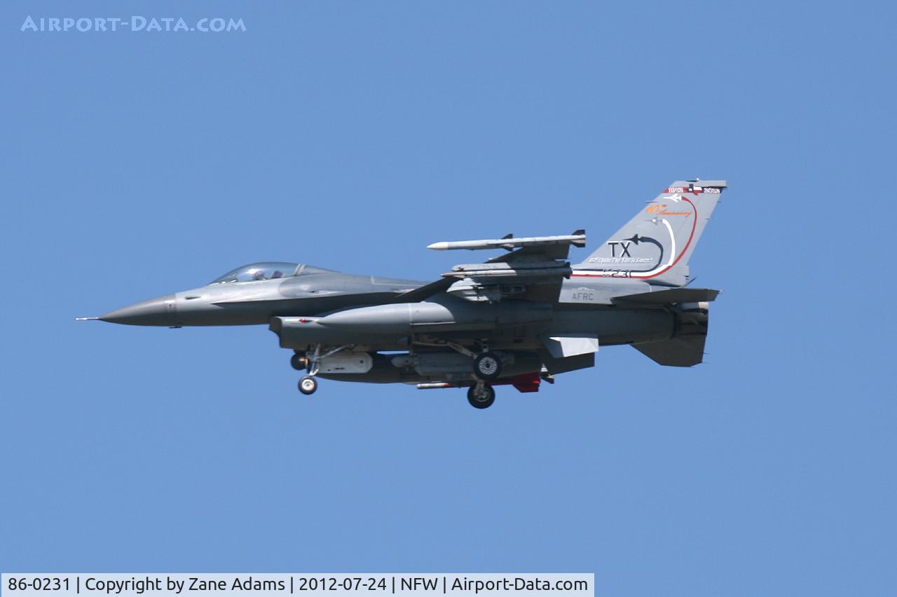 86-0231, 1986 General Dynamics F-16C Fighting Falcon C/N 5C-337, 301st Fighter Wing 40th Anniversary paint F-16 landing at NAS Fort Worth