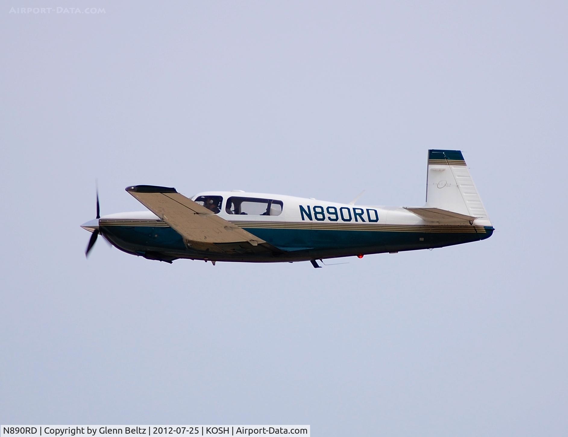 N890RD, 1996 Mooney M20R Ovation C/N 29-0089, Departing EAA Airventure/Oshkosh on 25 July 2012.
