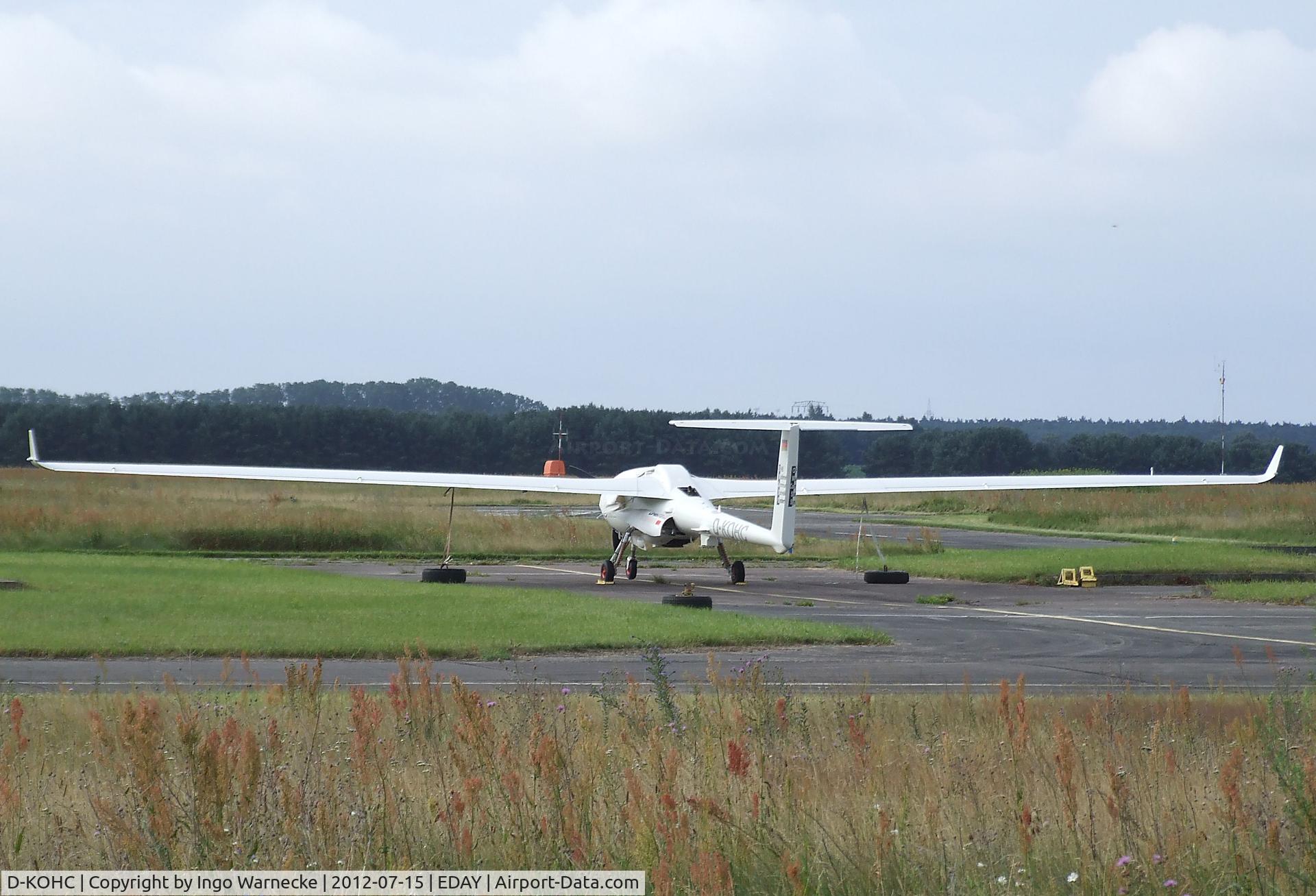 D-KOHC, Stemme S-15 Condor II C/N Not found D-KOHC, Stemme S-15 Condor II OMCoSS (OHB Multimission Communication Surveillance System) at Strausberg airfield