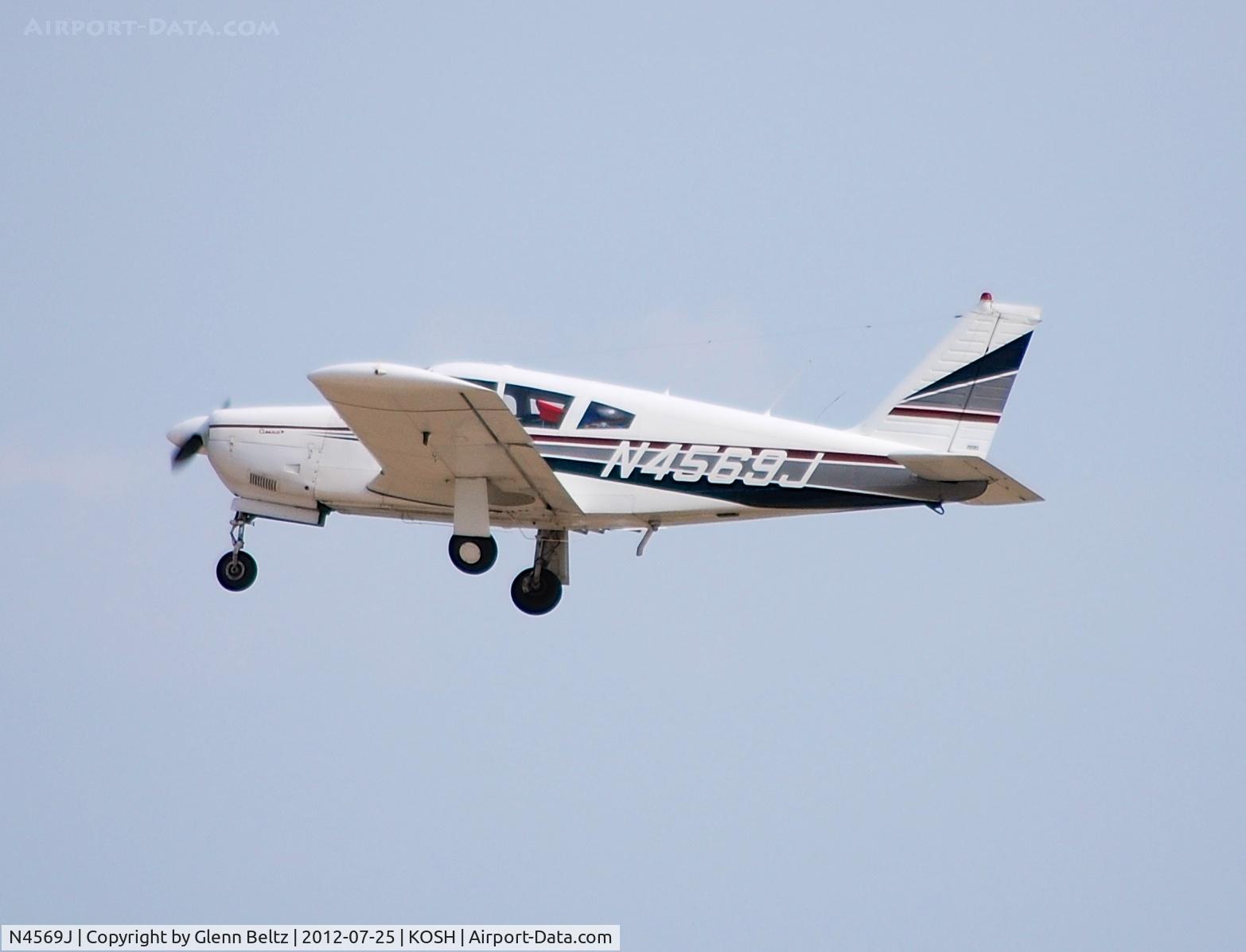 N4569J, 1968 Piper PA-28R-180 Cherokee Arrow C/N 28R-30432, Departing EAA Airventure/Oshkosh on 25 July 2012.