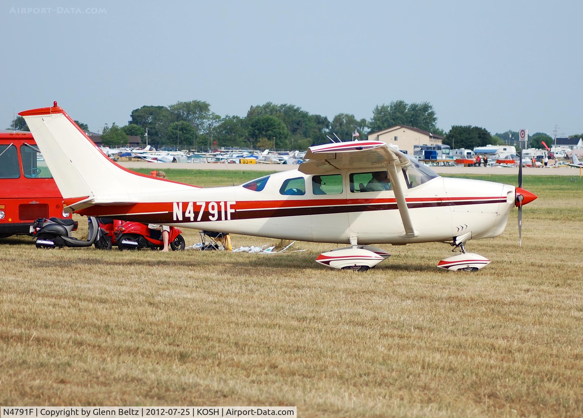 N4791F, 1967 Cessna P206B Super Skylane C/N P206-0391, Taxiing at Oshkosh on 25 July 2012.