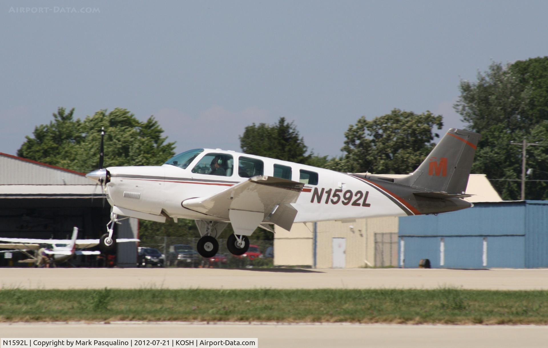 N1592L, 1976 Beech A36 Bonanza 36 C/N E-832, Beech A36