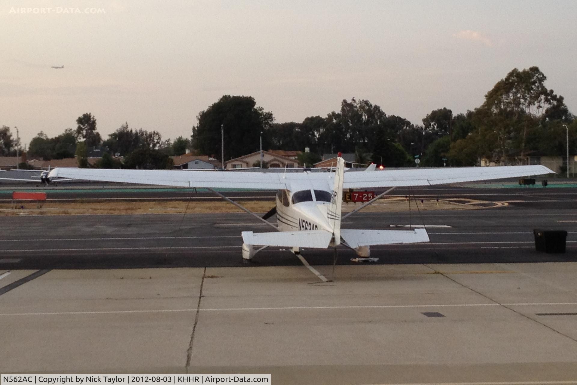 N562AC, 2003 Cessna 172S C/N 172S9548, Parked on the south side