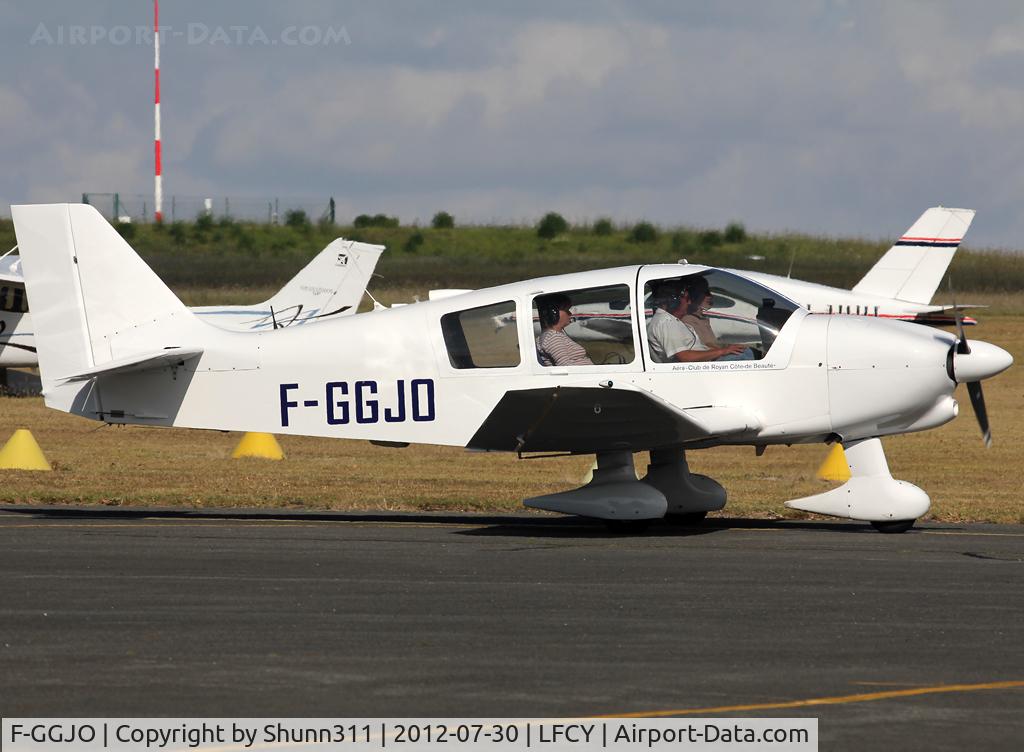 F-GGJO, Robin DR-400-120 C/N 1814, Taxiing for a new light flight...