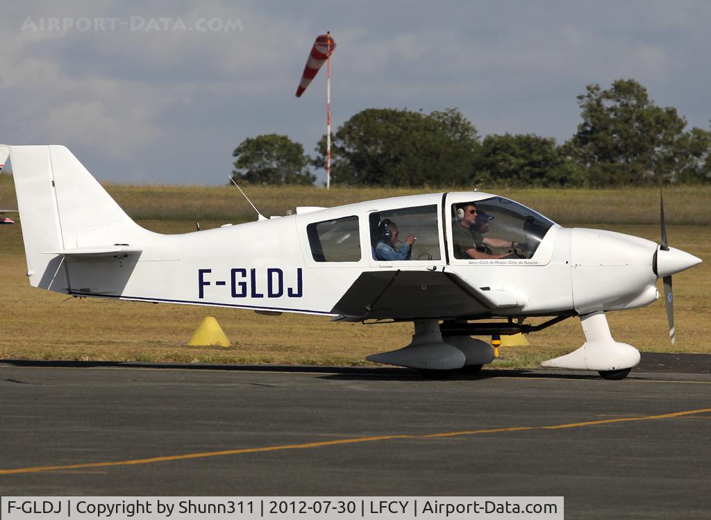 F-GLDJ, Robin DR.400-120 Dauphin 2+2 C/N 2094, Taxiing for a new light flight...