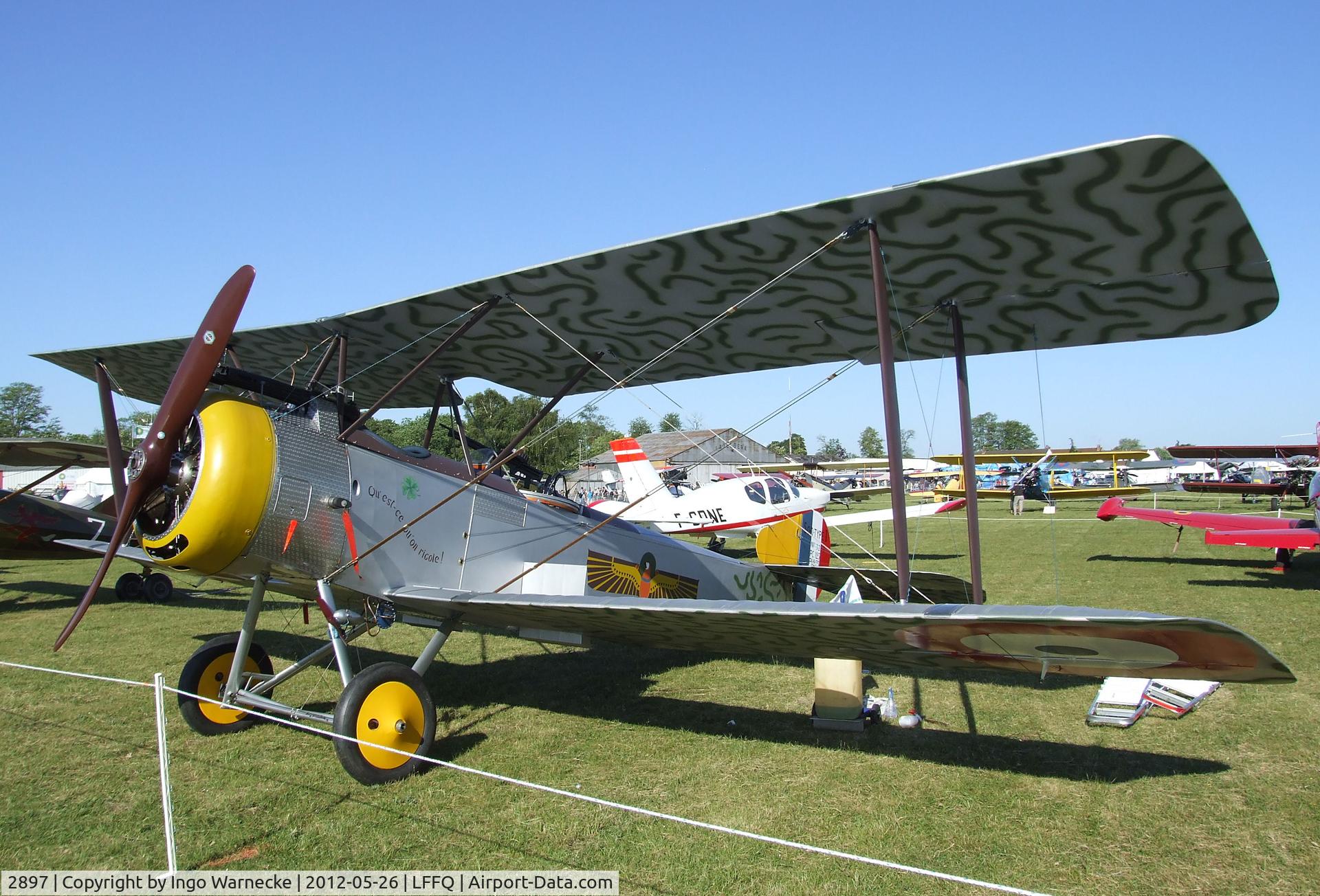2897, 1917 Sopwith 1½ Strutter 1B2 C/N 2897, Sopwith 1 1/2 Strutter 1B2 at the Meeting Aerien 2012, La-Ferte-Alais