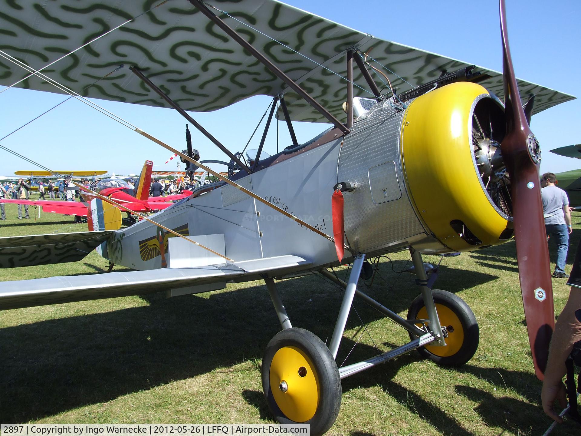 2897, 1917 Sopwith 1½ Strutter 1B2 C/N 2897, Sopwith 1 1/2 Strutter 1B2 at the Meeting Aerien 2012, La-Ferte-Alais