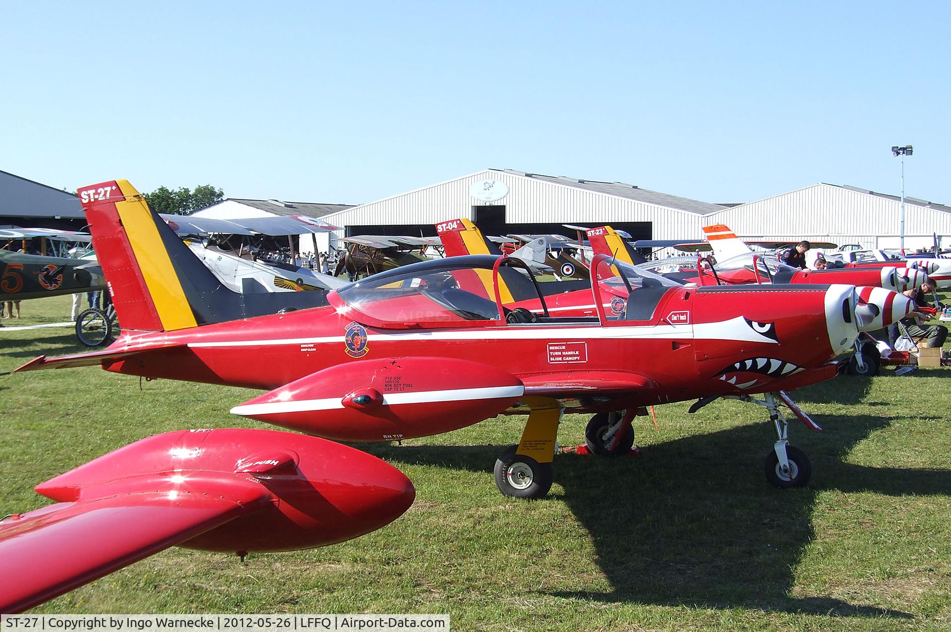 ST-27, SIAI-Marchetti SF-260M C/N 10-27, SIAI-Marchetti SF.260M of the 'Diables Rouges / Red Devils' aerobatic team of the Belgian Air Force at the Meeting Aerien 2012, La-Ferte-Alais