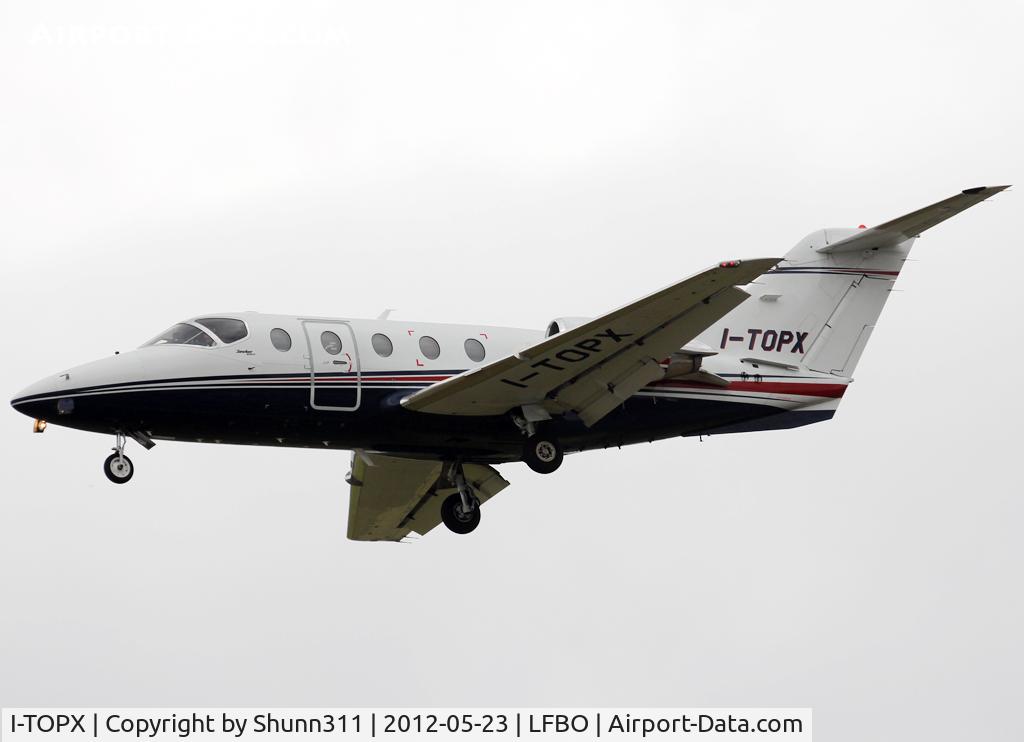 I-TOPX, 2008 Hawker Beechcraft 400A Beechjet C/N RK-579, Landing rwy 32L