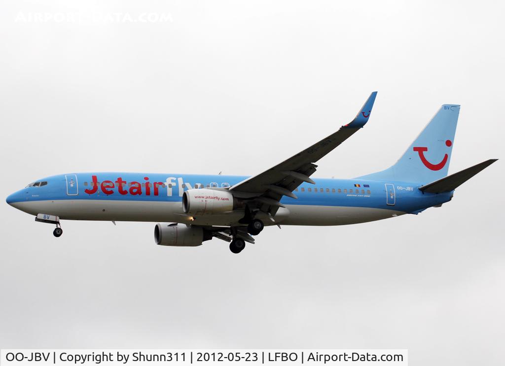 OO-JBV, 1999 Boeing 737-8K5 C/N 27990, Landing rwy 32L