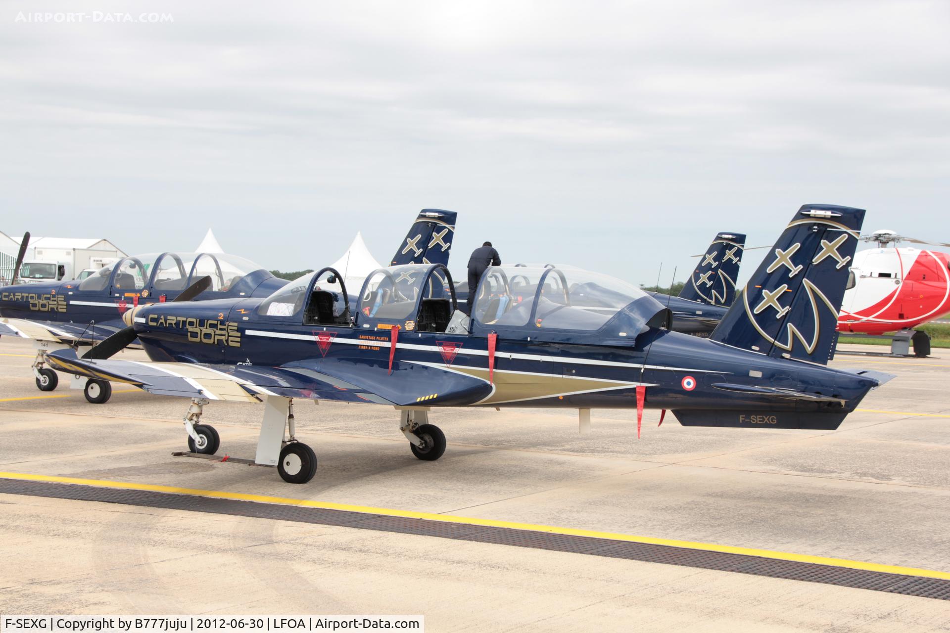 F-SEXG, Socata TB-30 Epsilon C/N 90, with new peint on display at Avord Airshow 2012