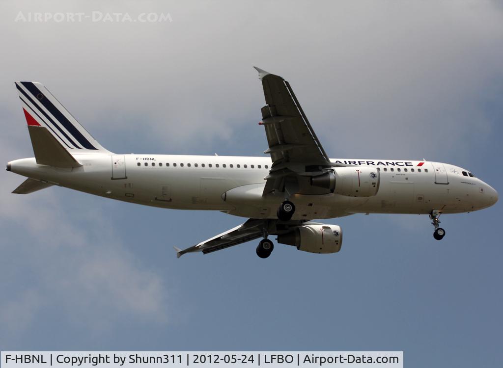 F-HBNL, 2012 Airbus A320-214 C/N 5129, Landing rwy 32L