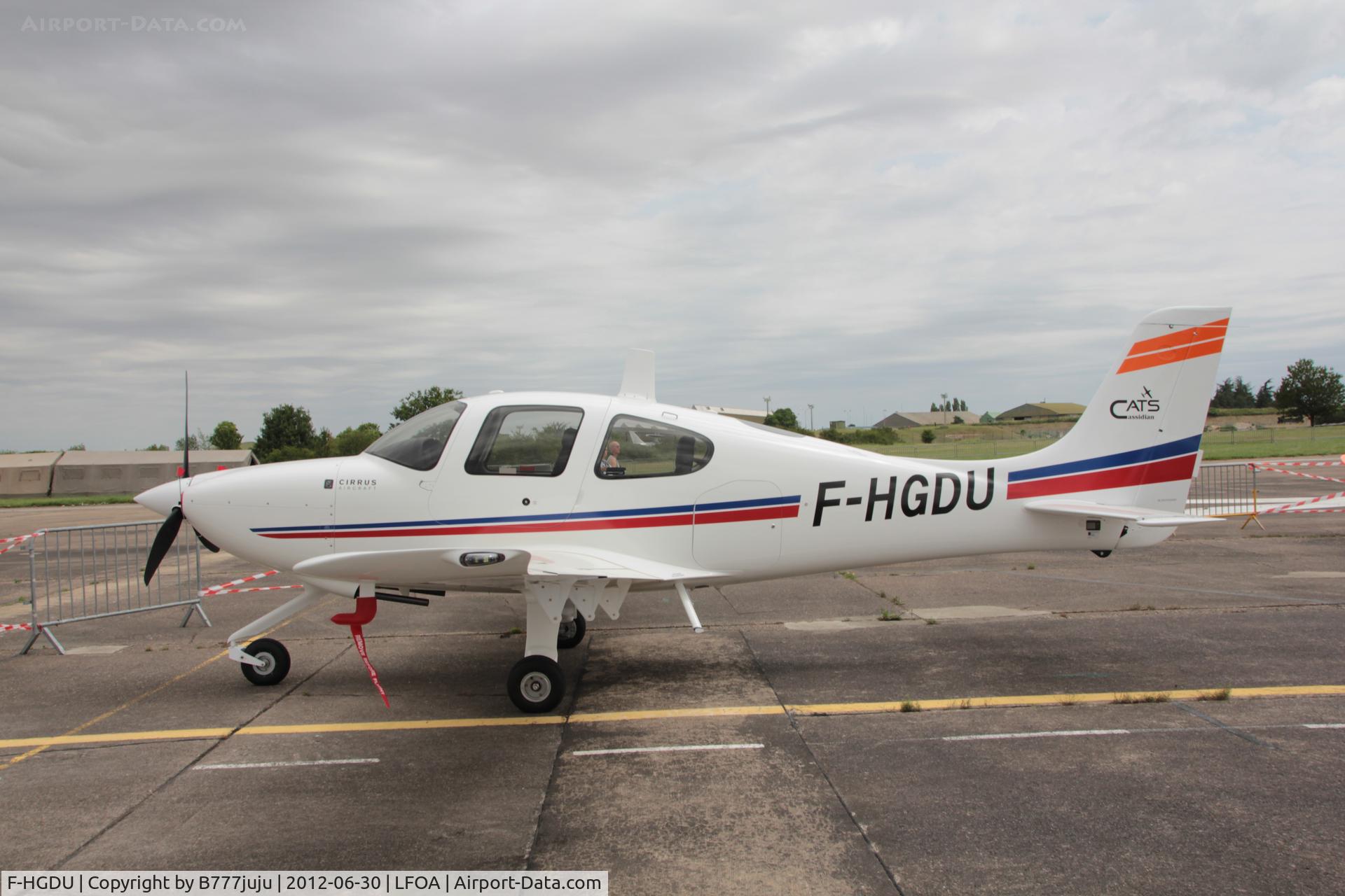 F-HGDU, Cirrus SR20 C/N 2152, on display at Avord Airshow 2012