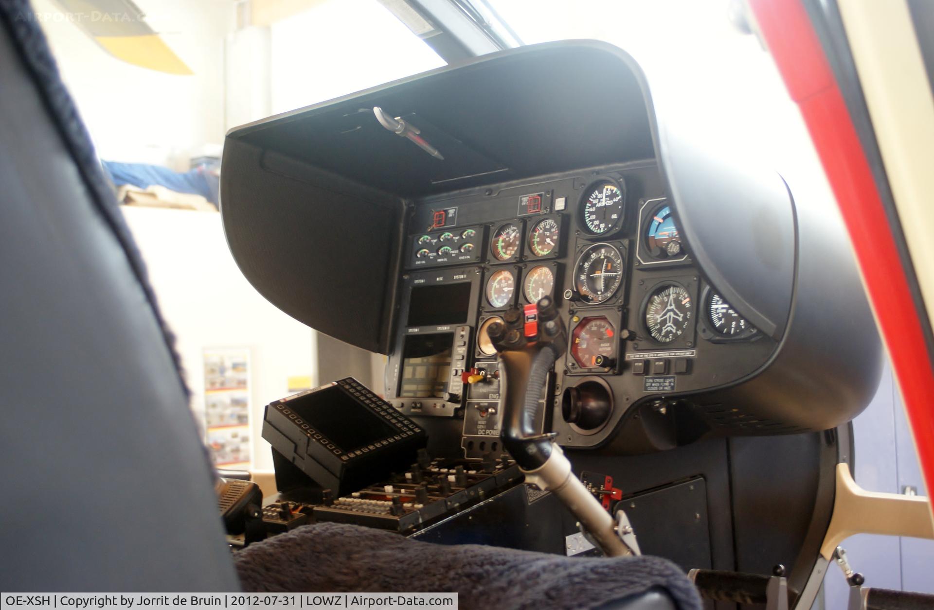 OE-XSH, 1997 Eurocopter EC-135T-1 C/N 1092, Unfortunately this Alpin Heli is only possible to be flown by one pilot. But except this, the equipment is very modern and it is even possible to fly IFR!