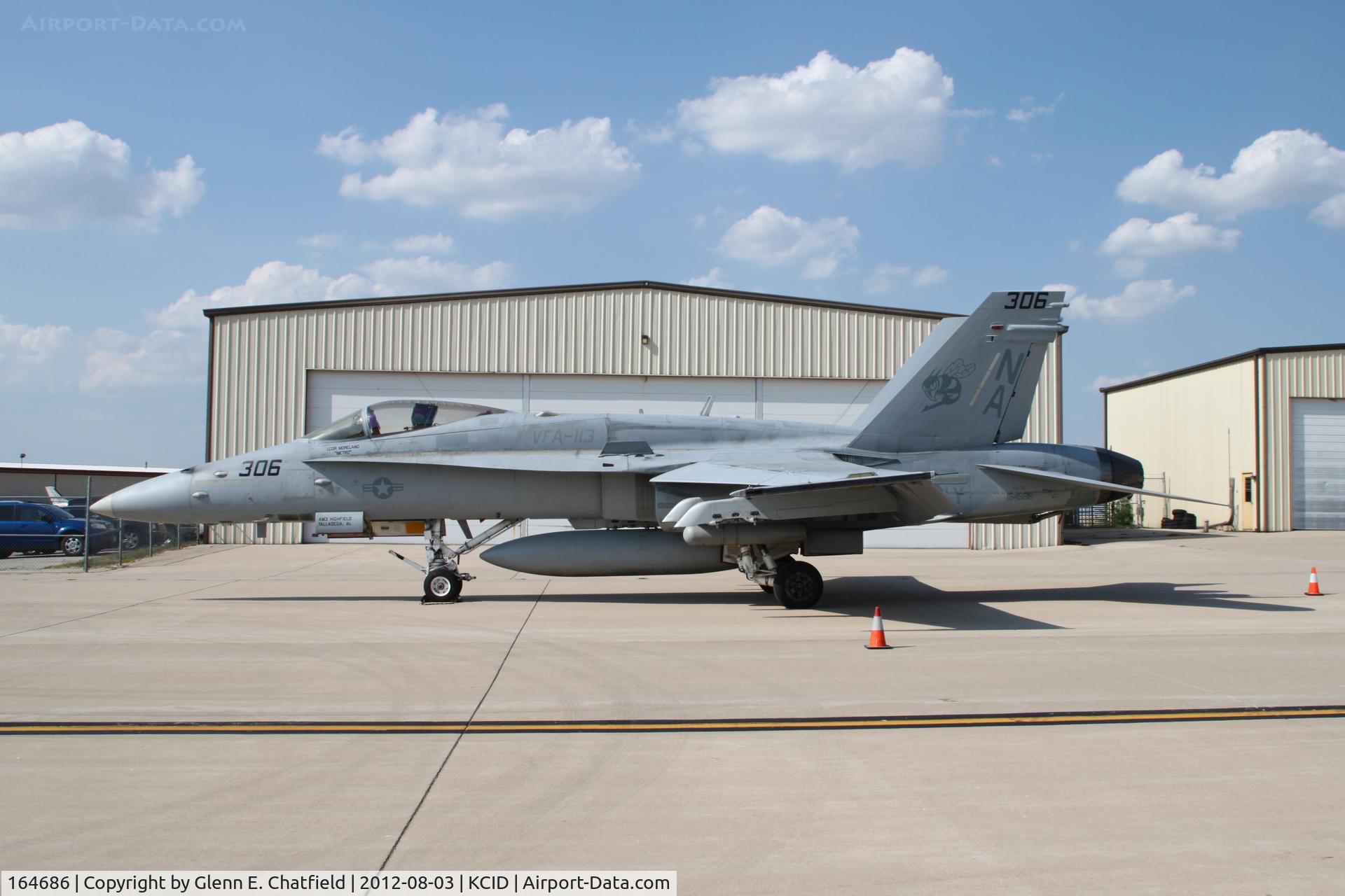 164686, McDonnell Douglas F/A-18C Hornet C/N 1119/C298, Stopping for fuel