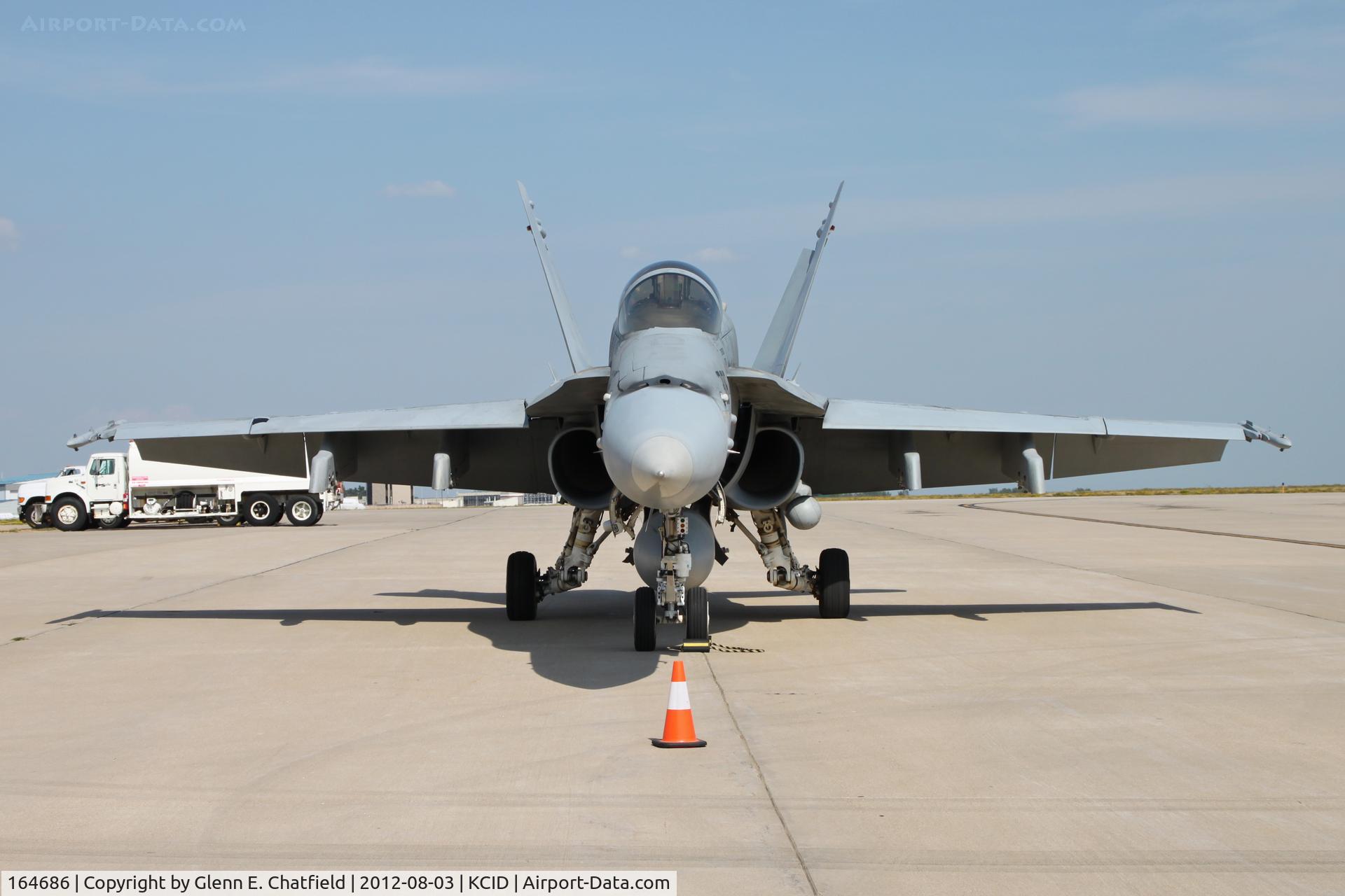 164686, McDonnell Douglas F/A-18C Hornet C/N 1119/C298, Stopping for fuel
