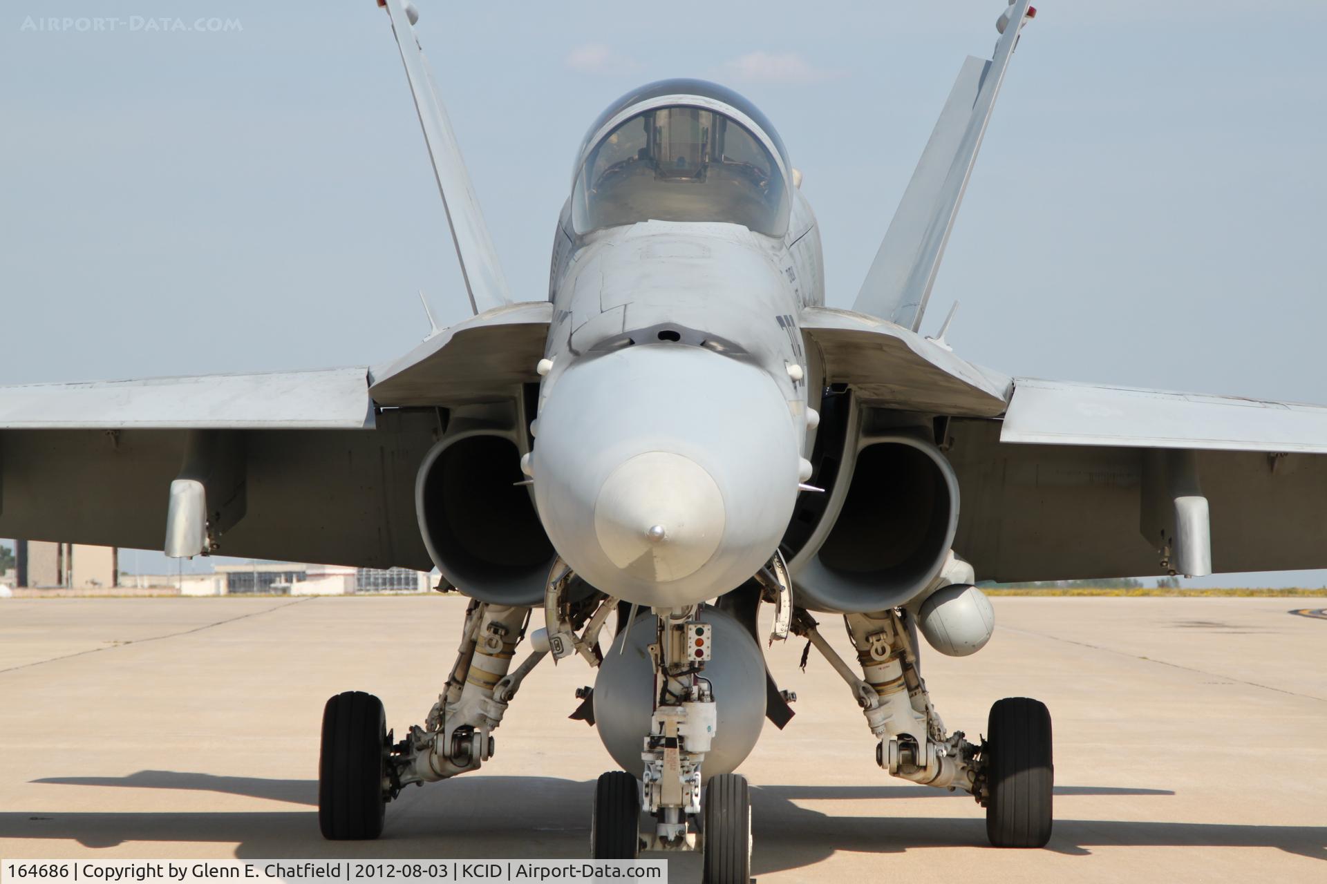 164686, McDonnell Douglas F/A-18C Hornet C/N 1119/C298, Stopping for fuel