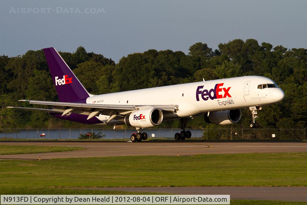 N913FD, 1988 Boeing 757-28A C/N 24017, FedEx 
