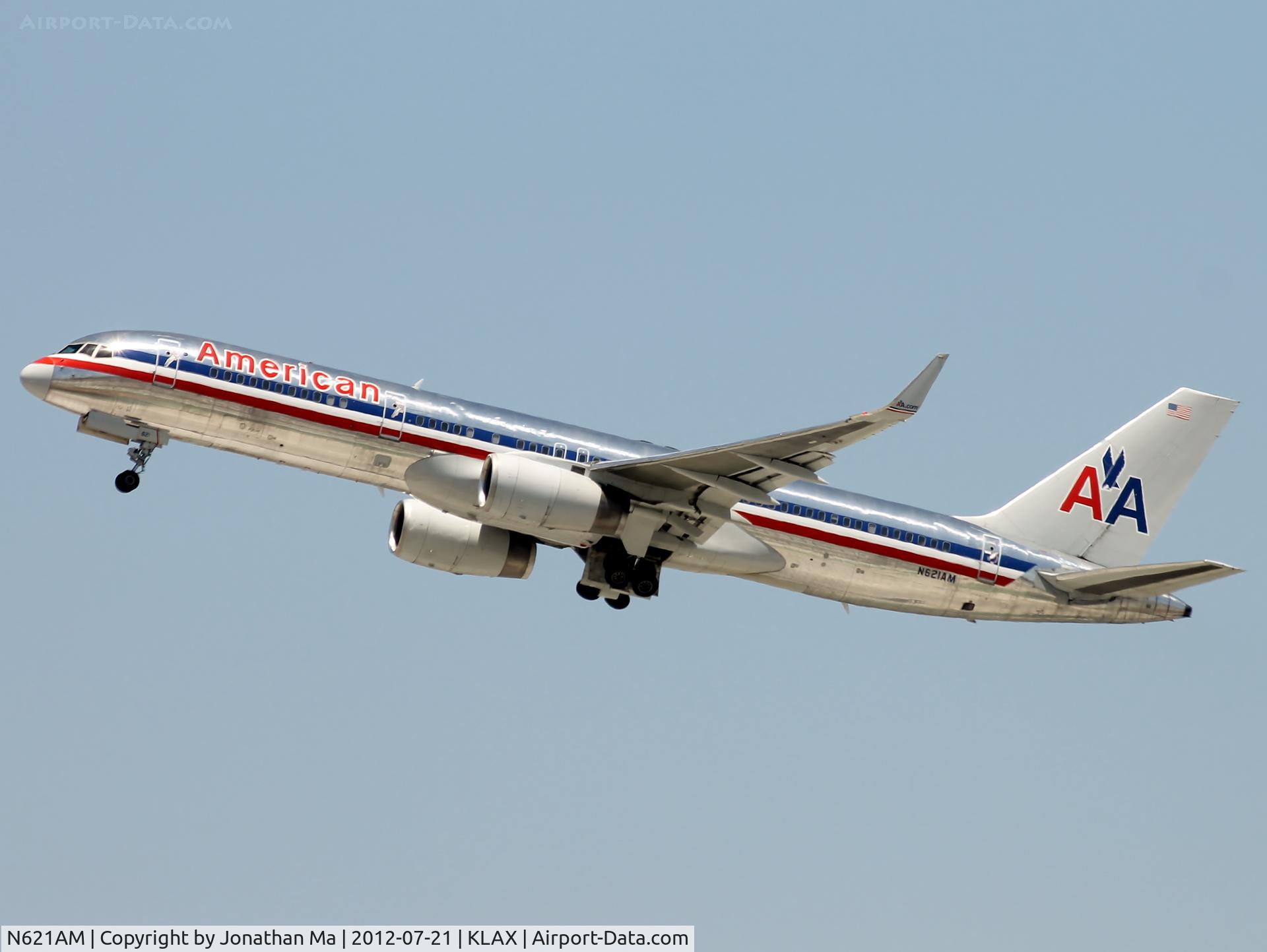 N621AM, 1990 Boeing 757-223 C/N 24579, Takeoff 25R