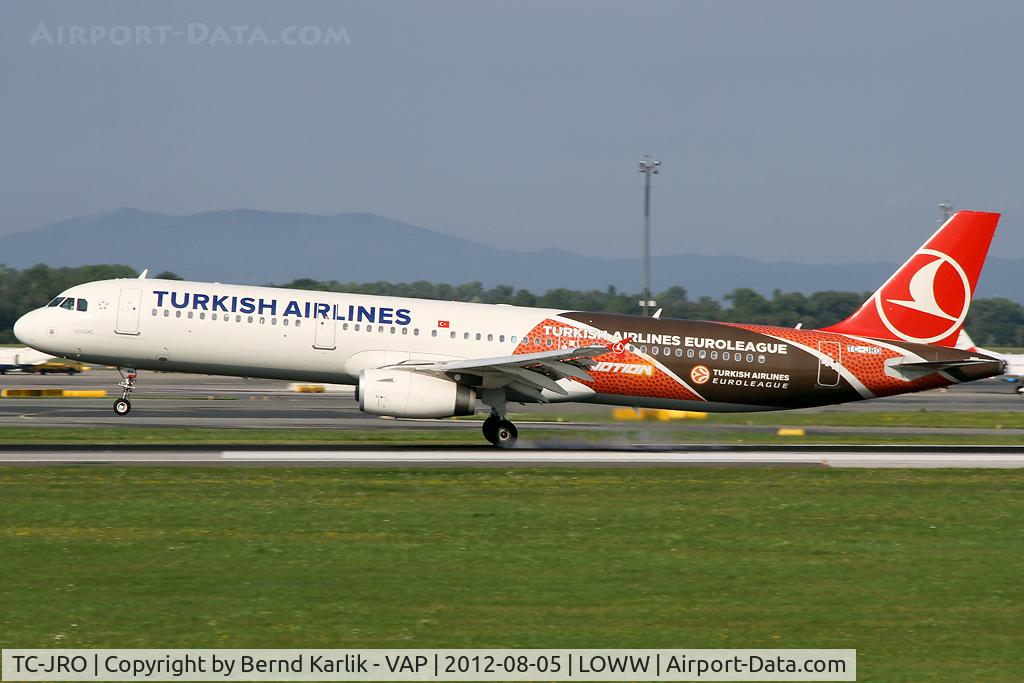 TC-JRO, 2011 Airbus A321-231 C/N 4682, Shortly before touching down on Rwy 16