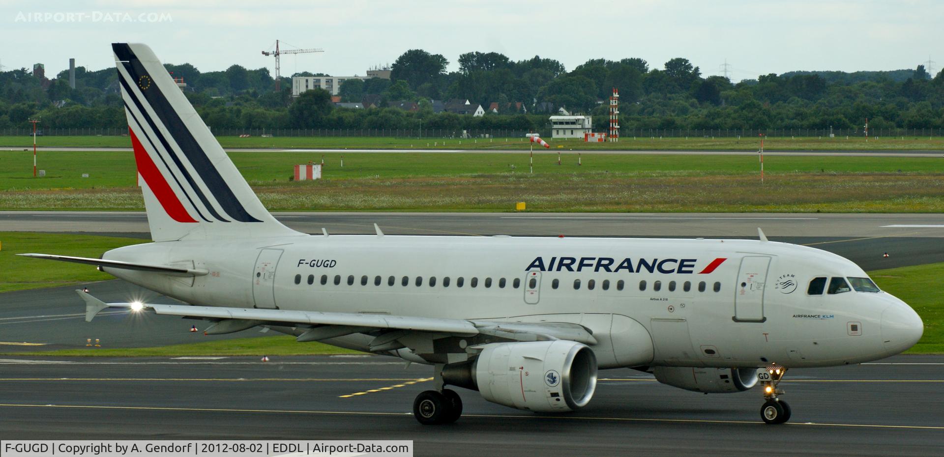 F-GUGD, 2003 Airbus A318-111 C/N 2081, Air France seen here on the Taxiway at Düsseldorf Int´l (EDDL)