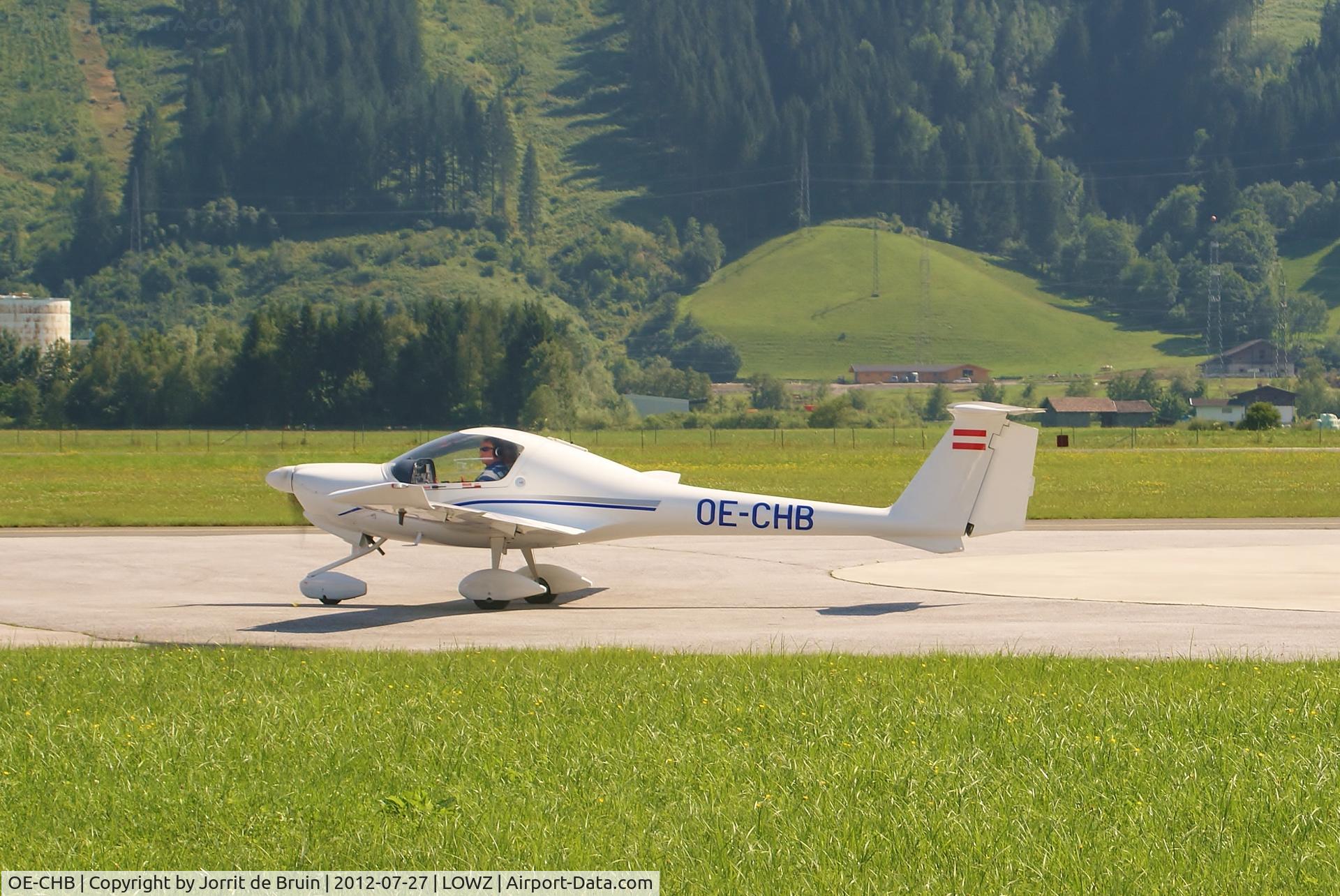OE-CHB, Diamond DA-20A-1 Katana C/N 10240, The Diamond is taxiing from the fuel station to his parking position.