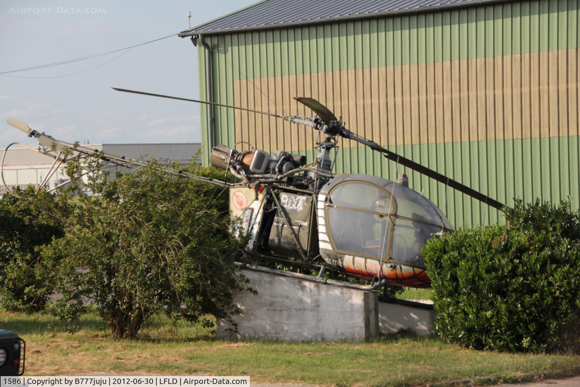 1586, Sud SA-318C Alouette II C/N 1586, BAT on oser side