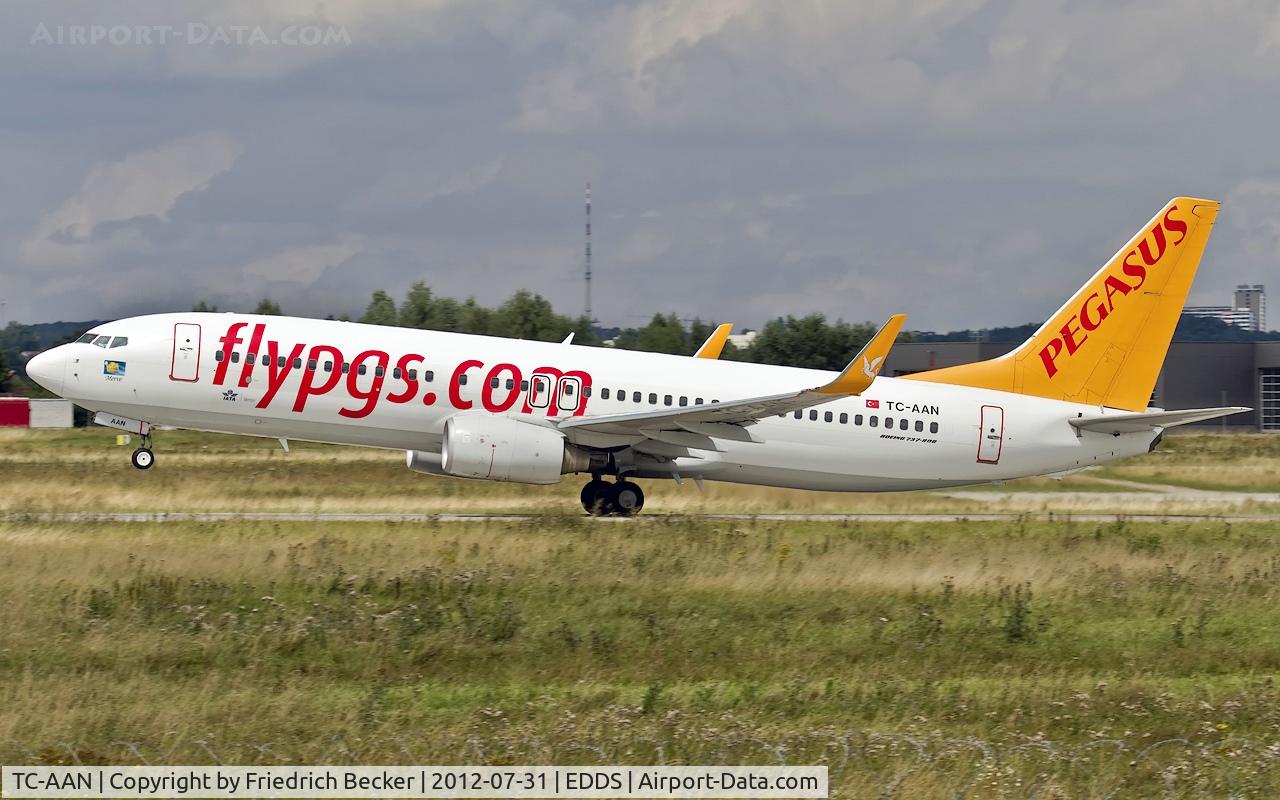 TC-AAN, 2009 Boeing 737-82R C/N 38173, departure from Stuttgart