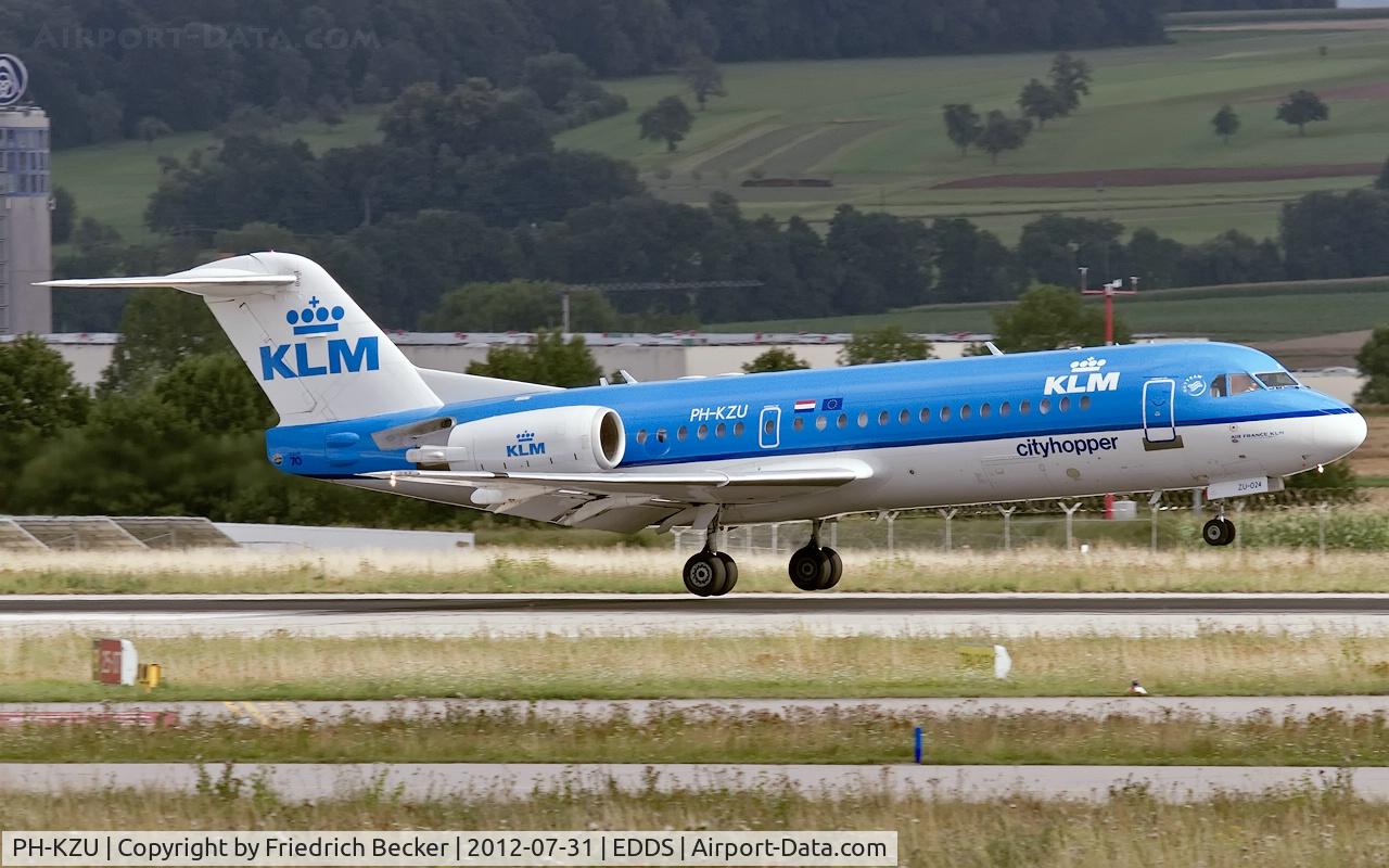 PH-KZU, 1995 Fokker 70 (F-28-0070) C/N 11543, moments priot touchdown