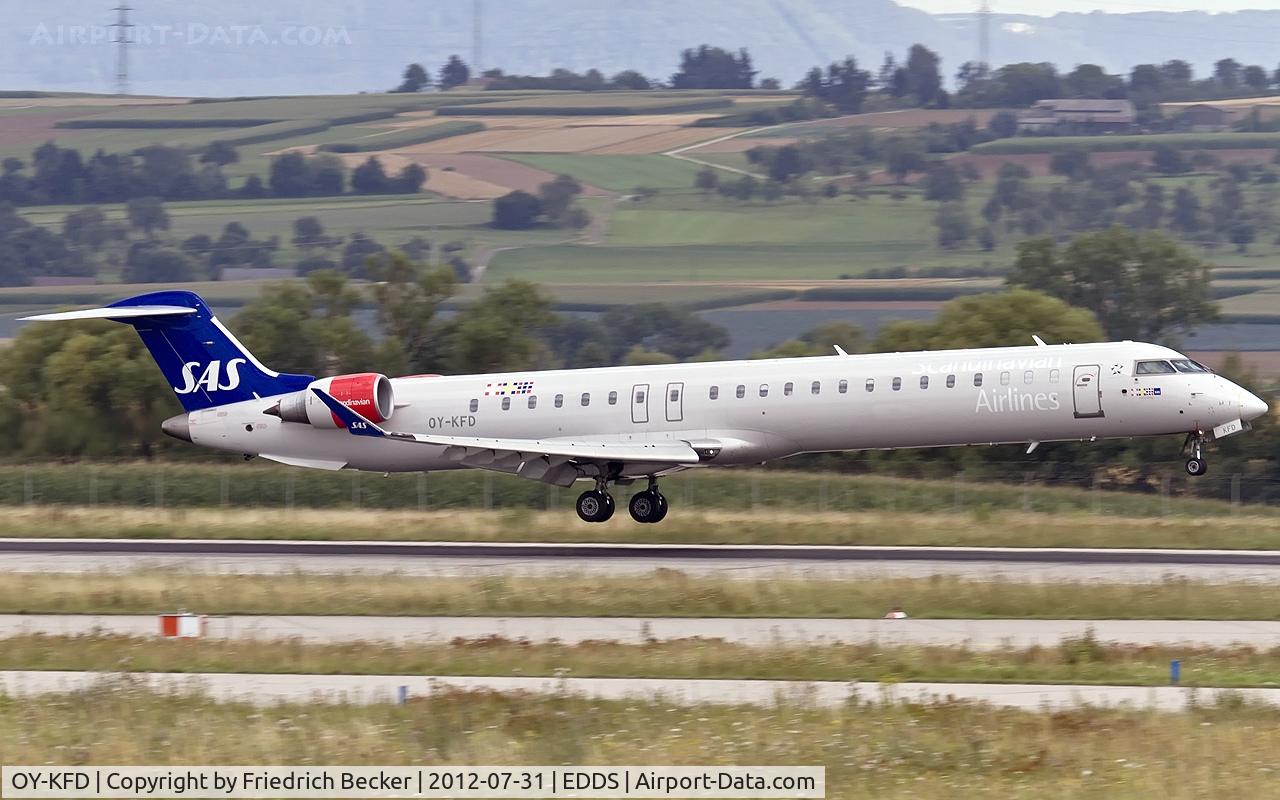 OY-KFD, 2009 Bombardier CRJ-900 (CL-600-2D24) C/N 15221, moments priot touchdown