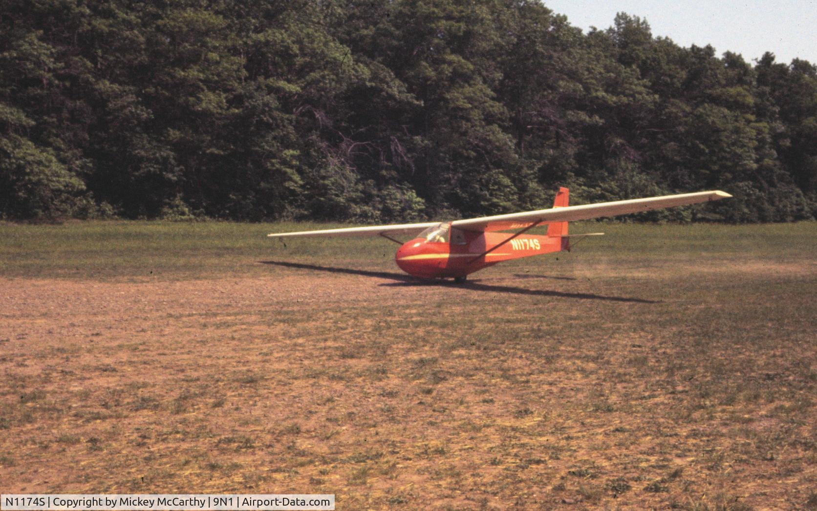 N1174S, 1971 Schweizer SGS 2-33A C/N 225, I believe we were at Vansant (9N1) in PA. July 1977