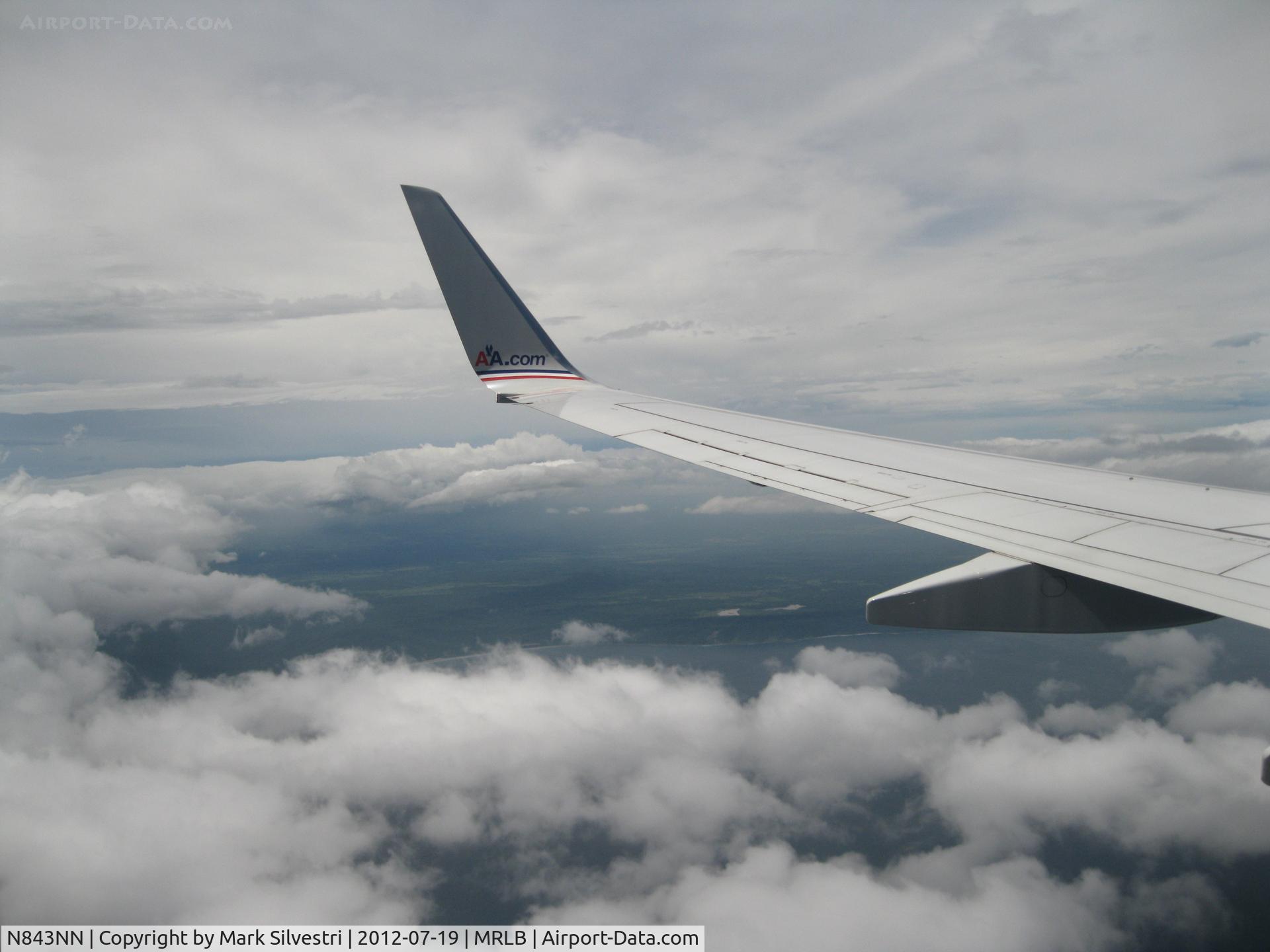 N843NN, 2010 Boeing 737-823 C/N 30906, On approach to MRLB/LIR.