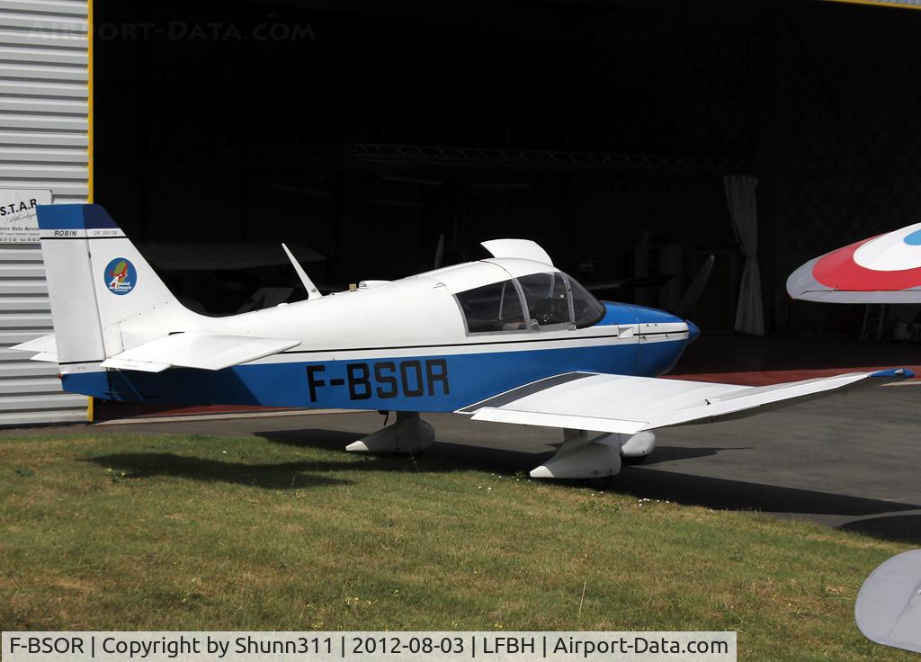 F-BSOR, Robin DR-300-108 2+2 C/N 582, Parked at the Airclub...