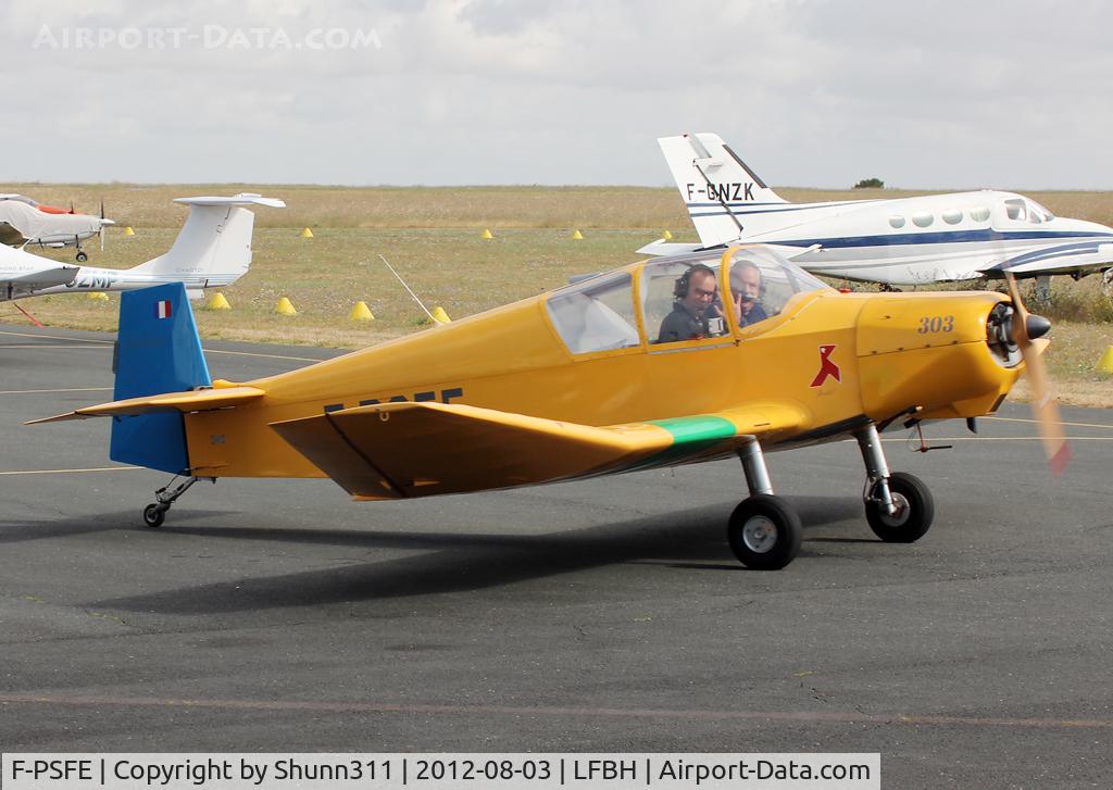 F-PSFE, Jodel D-112 C/N 1729, Taxiing for departure...