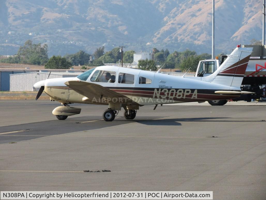 N308PA, Piper PA-28-181 C/N 28-7990532, Parked and shutting down in transient parking
