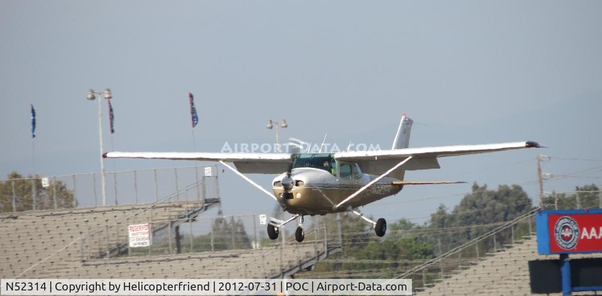 N52314, 1973 Cessna 182P Skylane C/N 18262521, On final for 26L