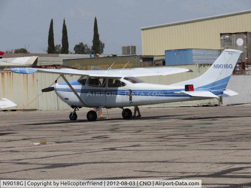 N9018G, 1971 Cessna 182N Skylane C/N 18260558, Just parked and removing their belongings