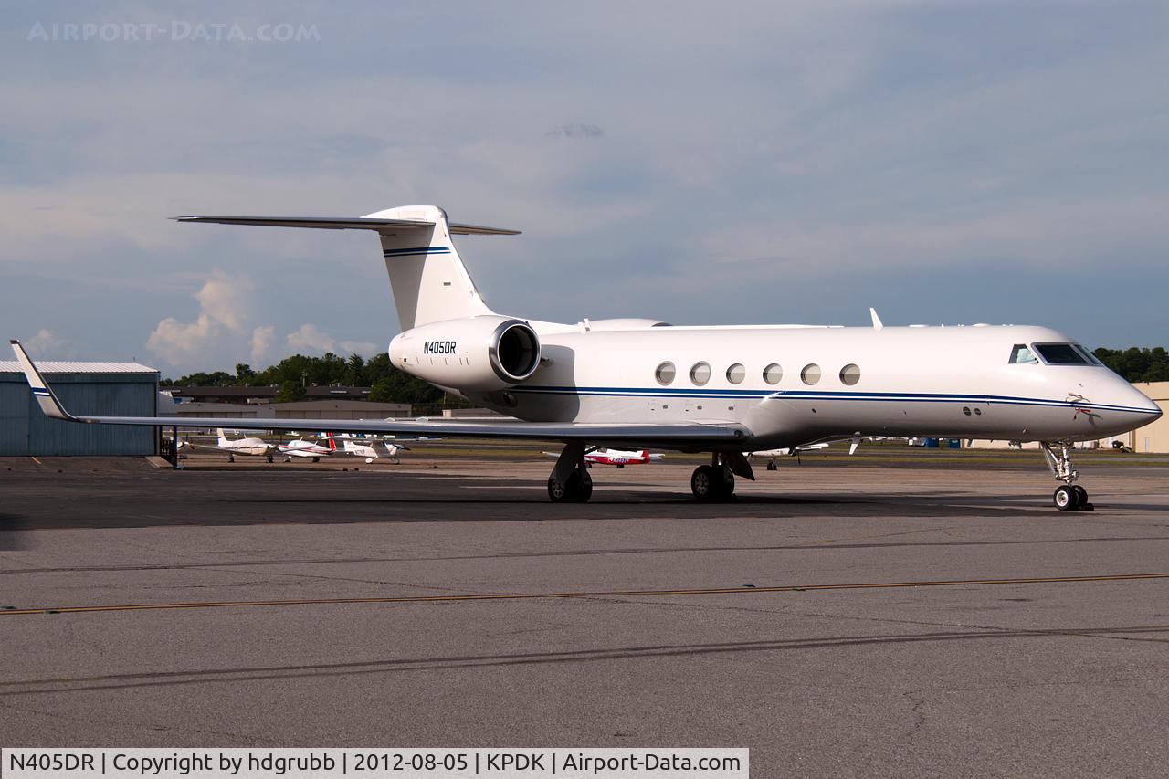 N405DR, 1998 Gulfstream Aerospace G-V C/N 541, Parked at KPDK Epps Terminal