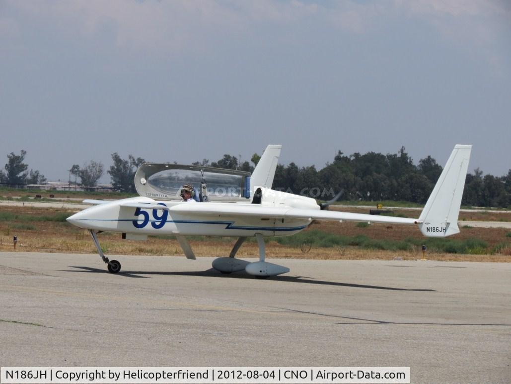 N186JH, Rutan Long-EZ C/N 1459, Taxiing back to the hanger