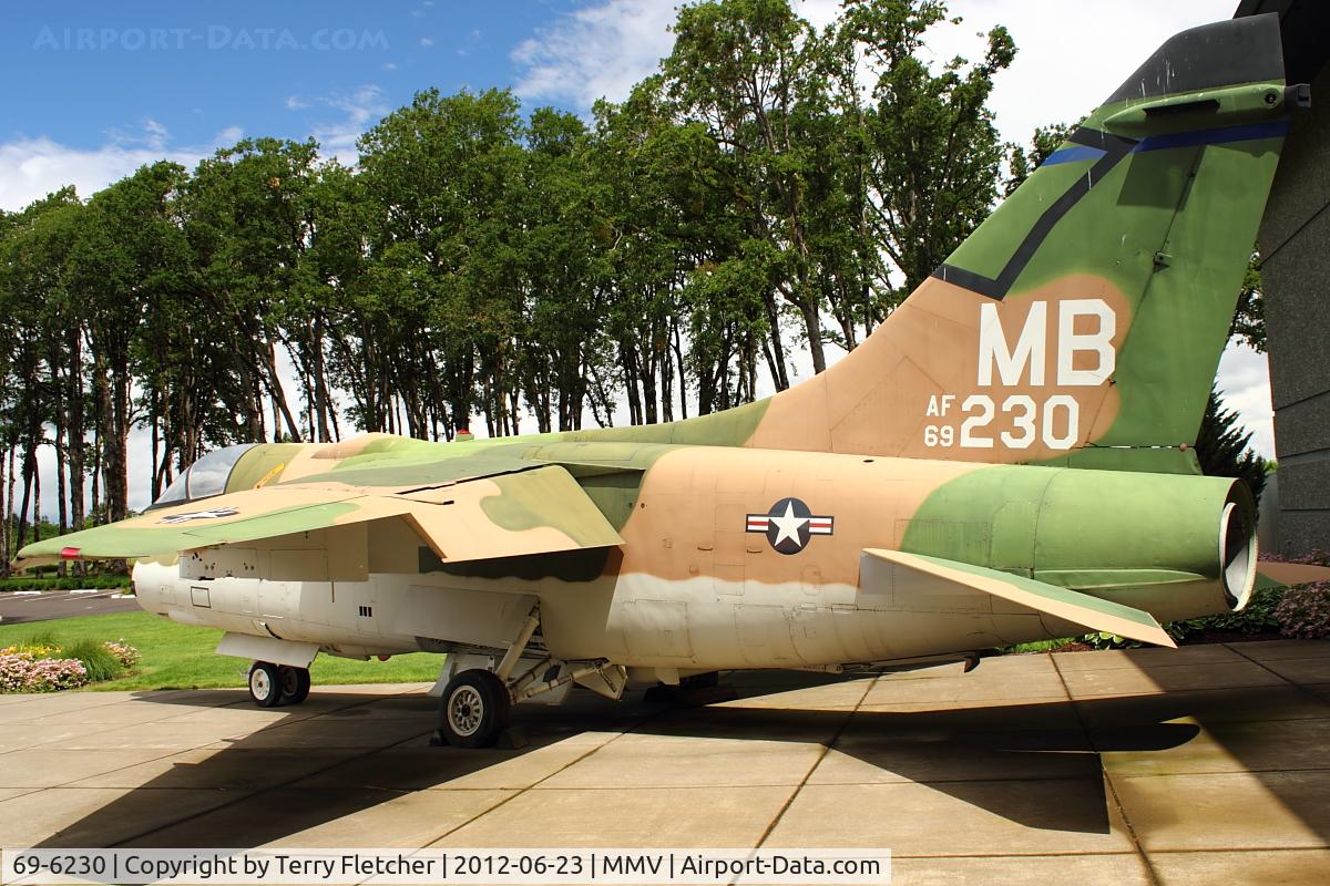 69-6230, 1969 LTV A-7D Corsair II C/N D-060, At Evergreen Air and Space Museum