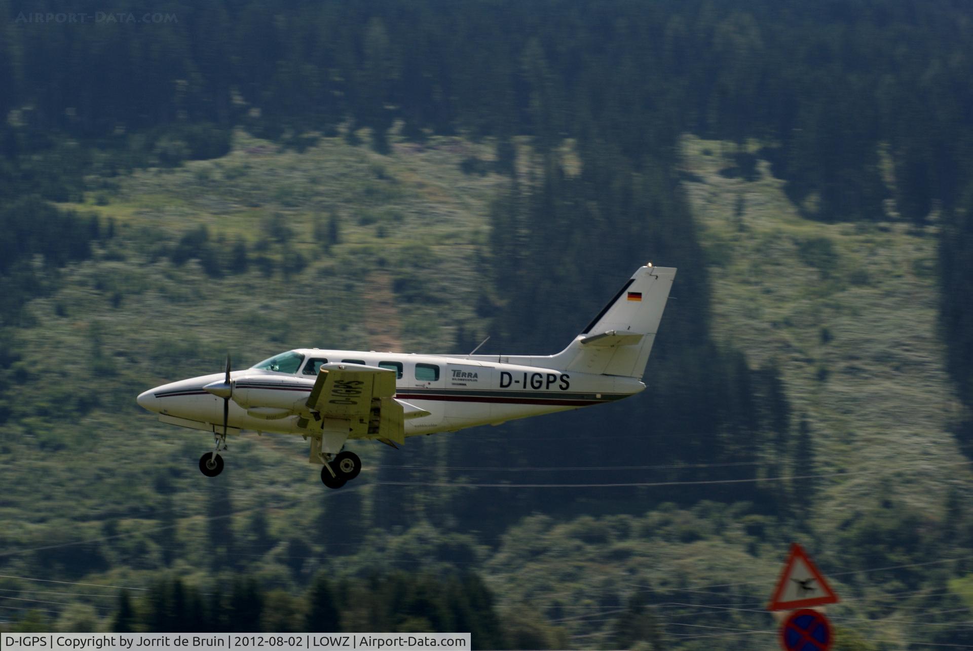 D-IGPS, 1994 Cessna T303 Crusader C/N T30300308, Even this cool Cessna is German registered, it always flies in awesome Austria. Now it is visiting Zell am See for a day.
