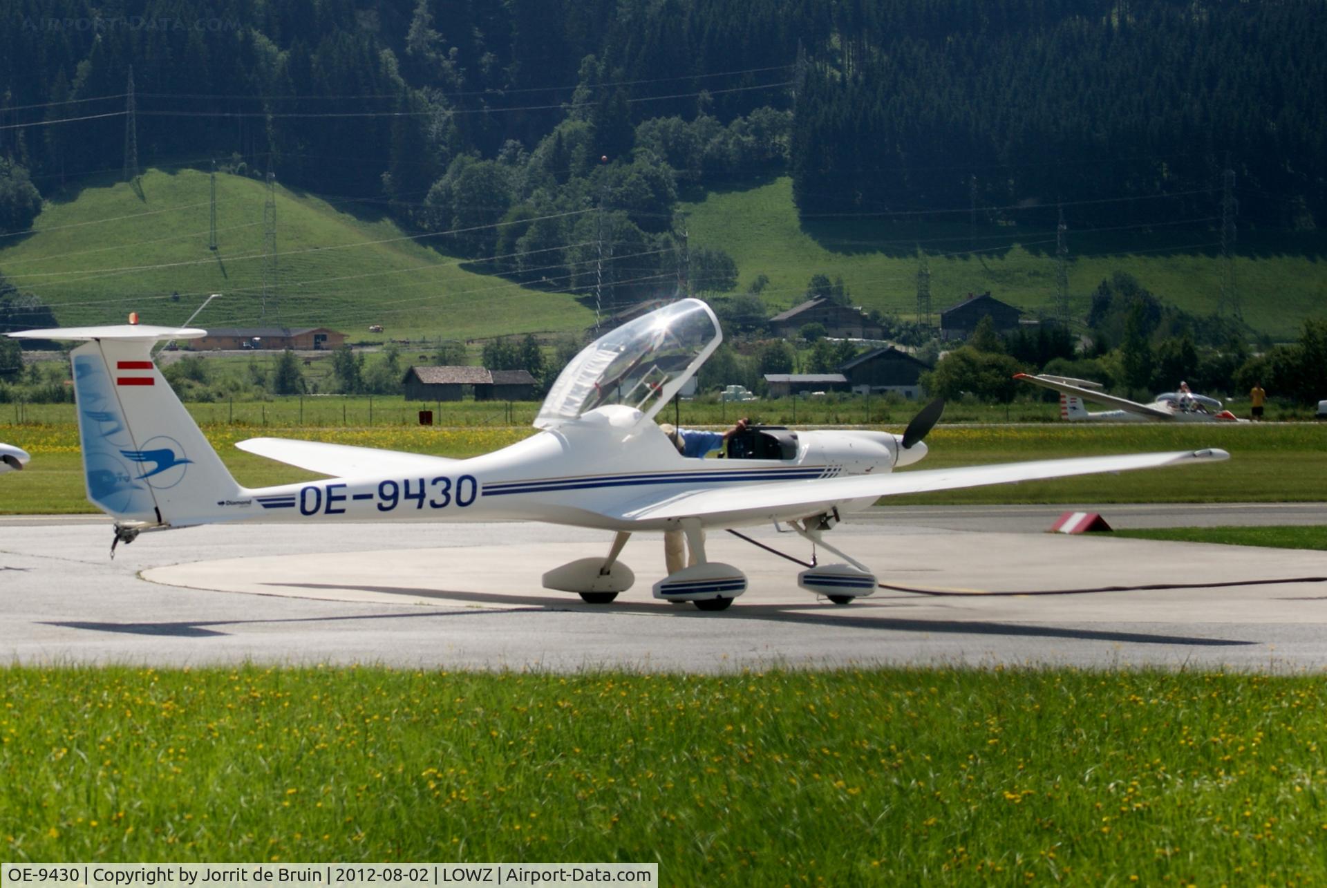 OE-9430, 2000 Diamond HK-36TTC Super Dimona C/N 36682, Because this nice motorglider is launching gliders all day, it also need fuel. That fuel is possible to get at the useful fuel station of Zell am See.