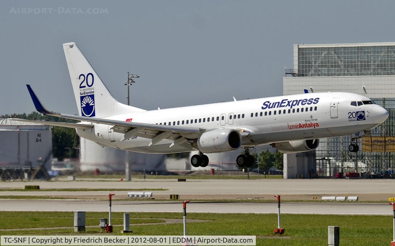 TC-SNF, 2008 Boeing 737-8HC C/N 36529, moments prior touchdown