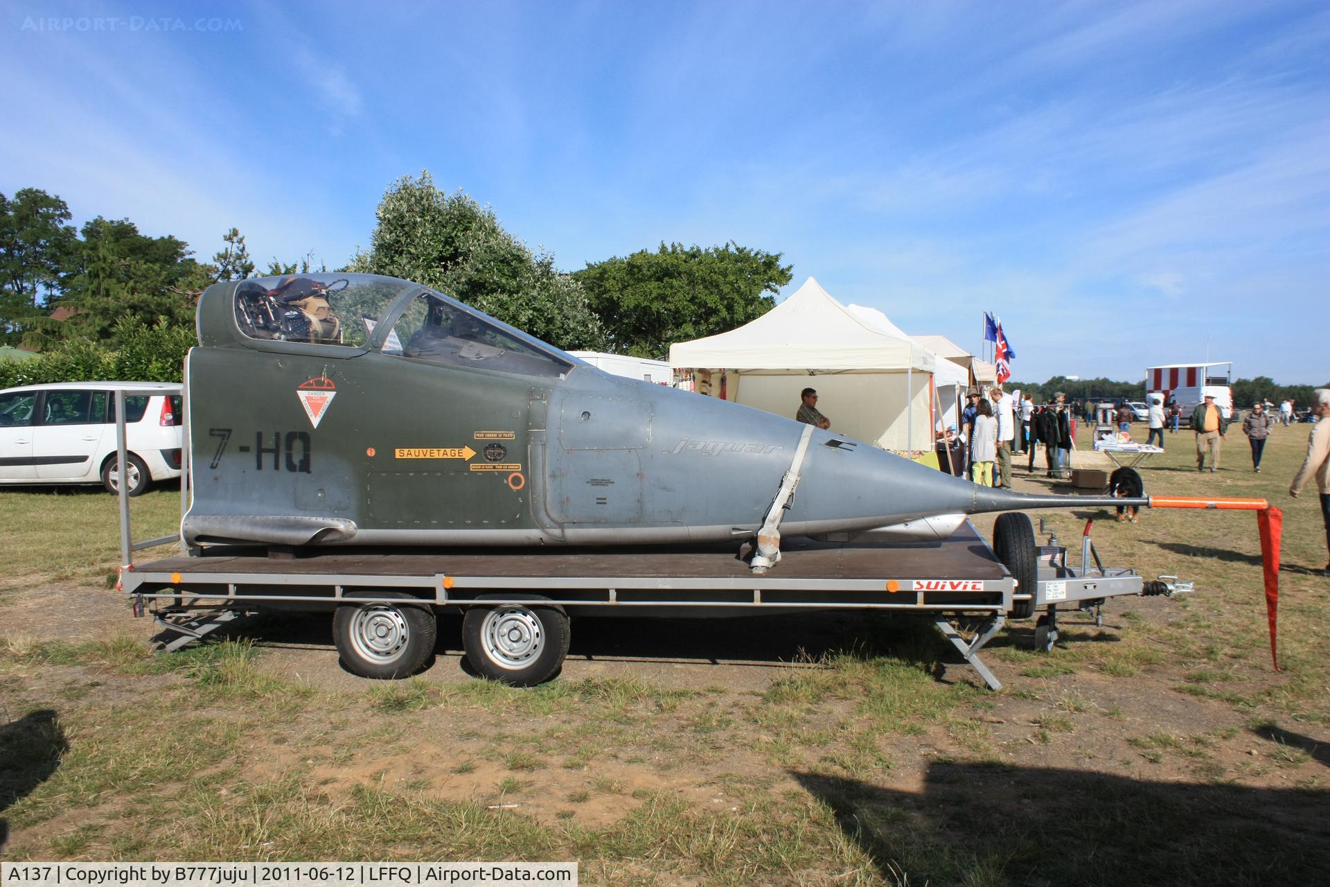 A137, Sepecat Jaguar A C/N A137, use by SIRPA Air with n°A117 on plate ?? but A137 on munufacturer tag inside