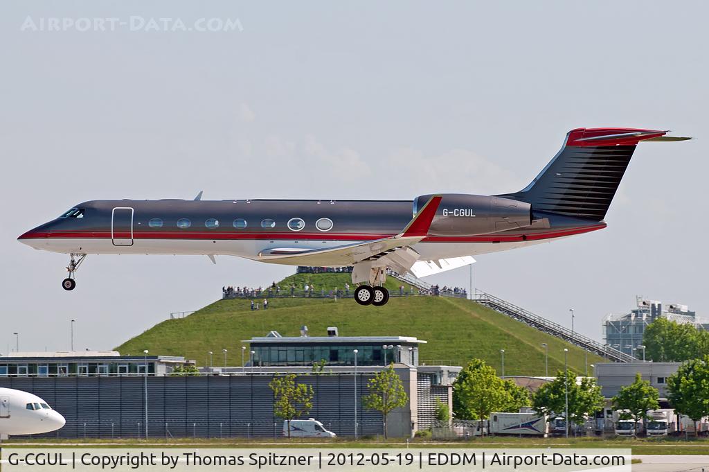 G-CGUL, 2007 Gulfstream Aerospace GV-SP (G550) C/N 5176, short finals Rwy08L