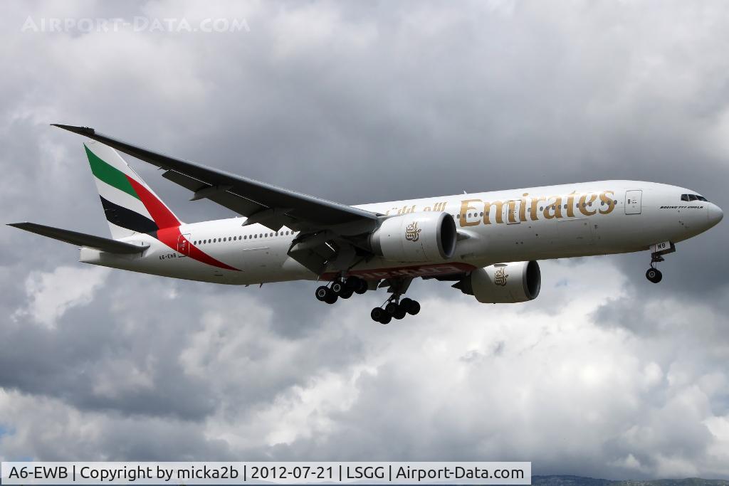 A6-EWB, 2007 Boeing 777-21H/LR C/N 35573, Landing in 05 from Dubaï