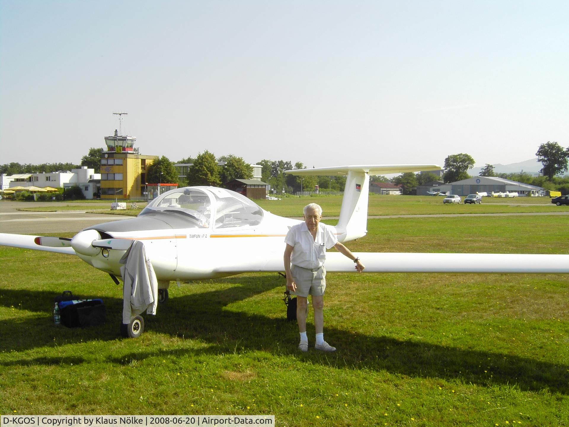 D-KGOS, 1983 Valentin Taifun 17E C/N 1024, Günter Osiander † vor seiner Traum-Taifun
